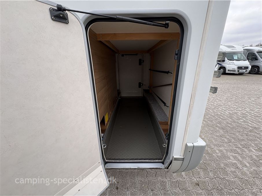 Hymer Van 512